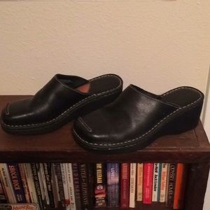 💥 Like new! Born slip on clog wedge, sz 39.